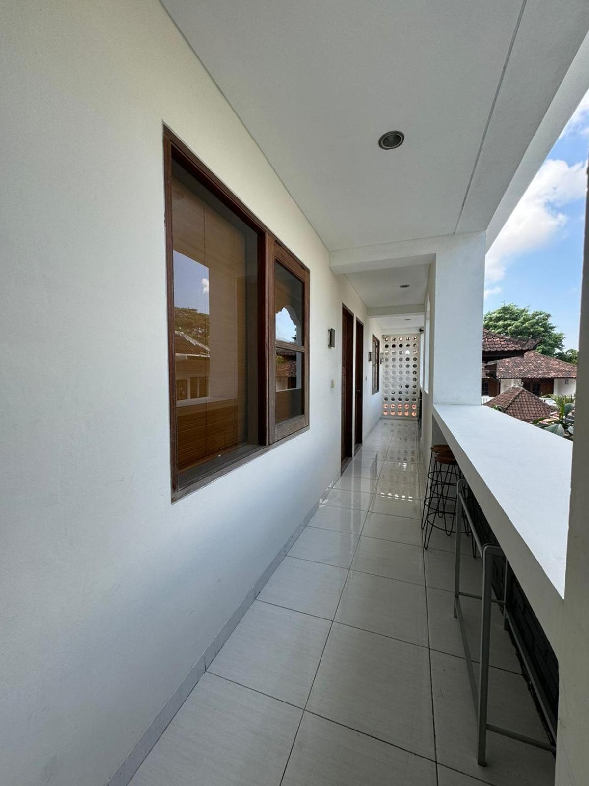 Srikrisna Hotel Seminyak Exterior foto